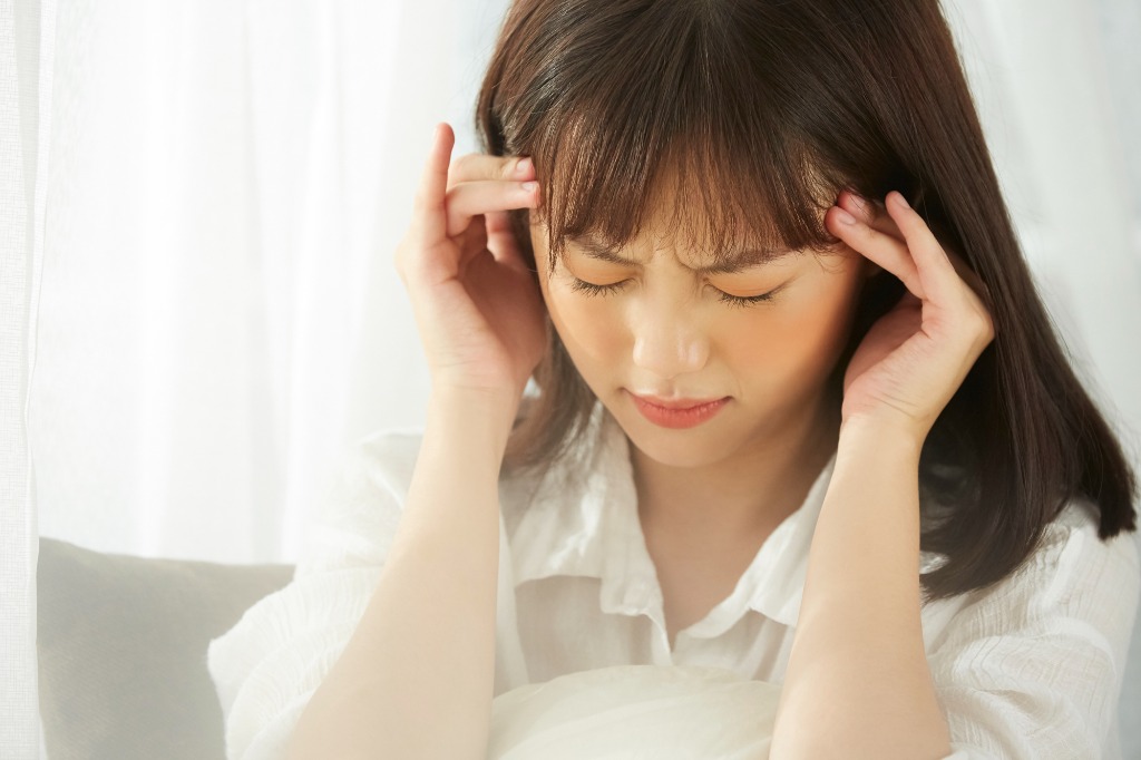 筋肉の緊張による頭痛が多発